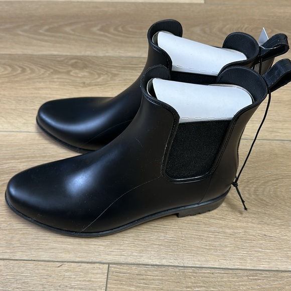 NWT A New Day Chelsea Black Rain Boots, Size 10 - Picture 2 of 3